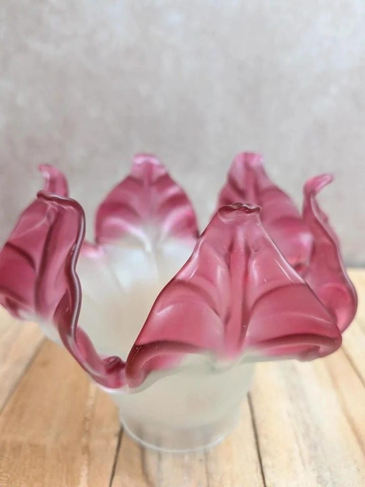 Abat-jour tulipe ancien en verre satiné rose – Style Art nouveau — photo 6