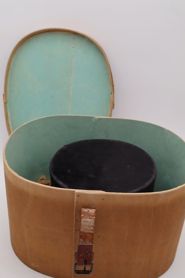 Chapeau haut-de-forme ancien noire Paul Paris et sa boîte de transport-vers 1930 — photo 4