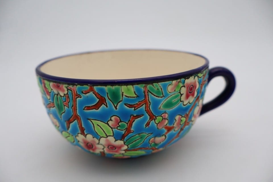 Tasse et sous-tasse Émaux de Longwy – Décor floral polychrome – France — photo 5