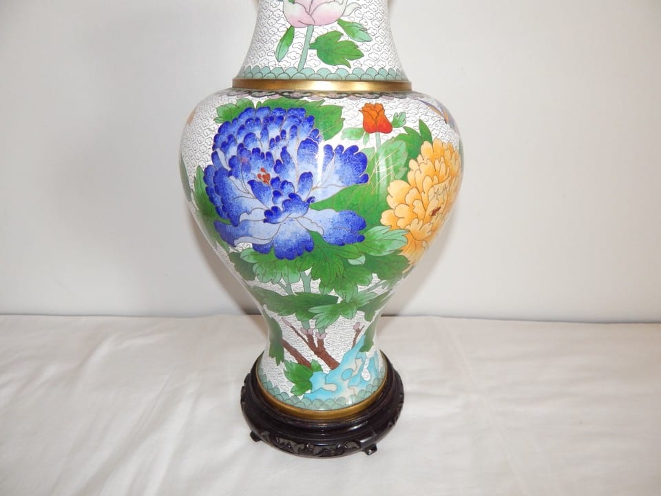 ANCIEN Grand VASE Forme BALUSTRE en émaux Cloisonnés Décor FLORAL PAPILLONS — photo 3