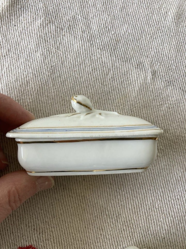2 Petites boites, ensemble de toilette, dînette enfant, porcelaine de Paris XIXè — foto 4