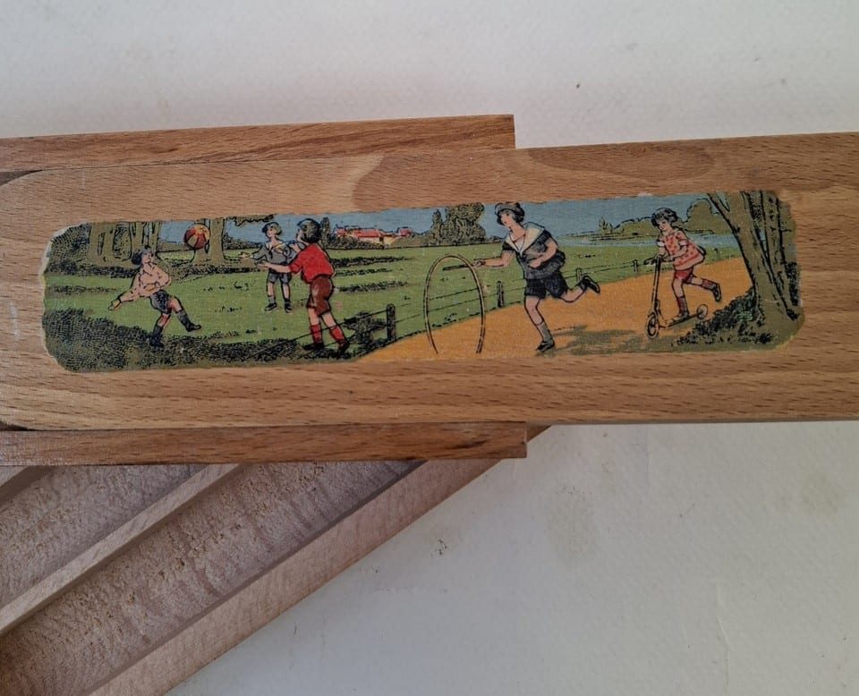 Plumier visuel enfants cerceau patinette football avec deux niveaux — foto 3