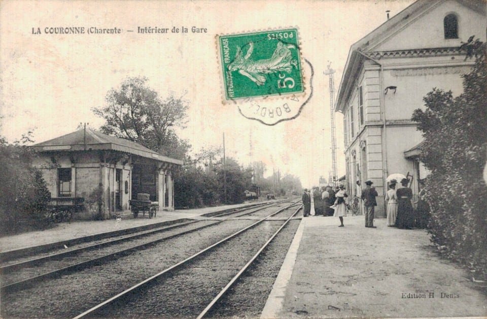 CPA / DÉP16/LA COURONNE INTÉRIEURE DE LA GARE