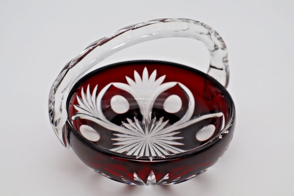Vide-poche panier en cristal de Bohême rouge taillé – Vintage vers 1960 — photo 7