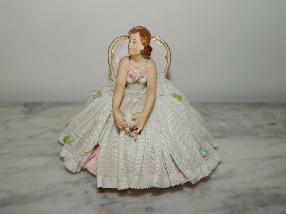 ANCIENNE SCULPTURE en PORCELAINE SAXE DRESDEN Personnage Signée E.Bohne Fils ? — photo 2