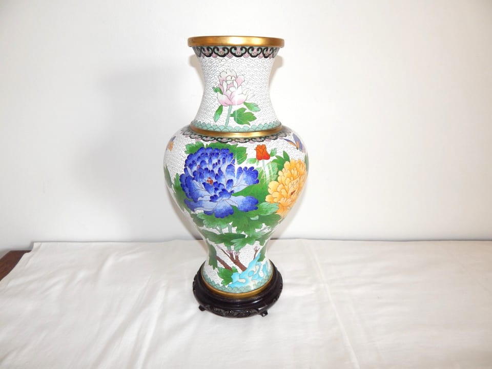 ANCIEN Grand VASE Forme BALUSTRE en émaux Cloisonnés Décor FLORAL PAPILLONS