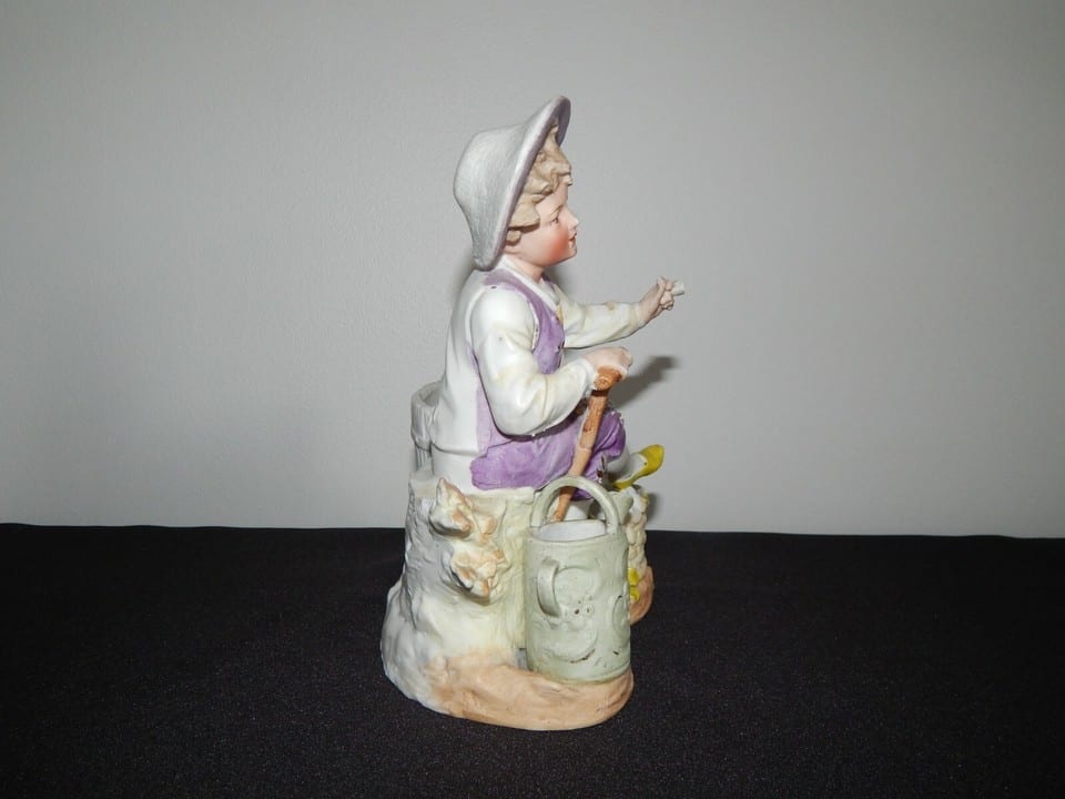 ANCIENNE SCULPTURE Jardinière , Vide Poche en BISCUIT " Jeune Homme " — photo 2