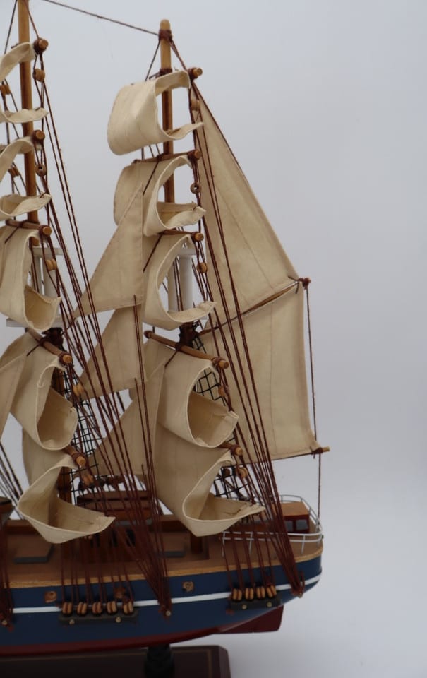 Maquette voilier "Cutty Sark" sur socle en bois — photo 6