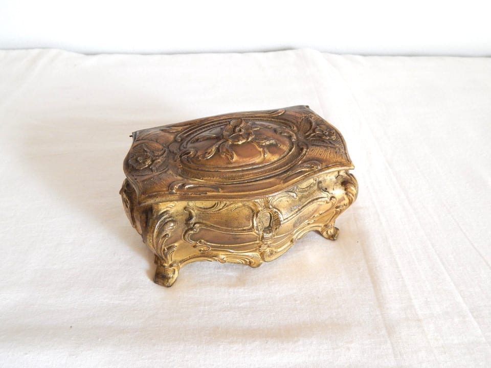 ANCIENNE Boîte Coffret à Bijoux en Métal à Décor FLORAL