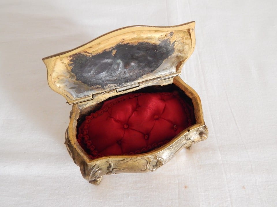 ANCIENNE Boîte Coffret à Bijoux en Métal à Décor FLORAL — photo 7
