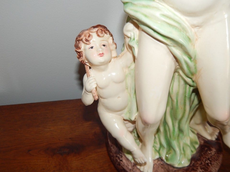 SCULPTURE en Céramique émaillée Représentant Deux Femmes Nues avec Enfant — photo 3