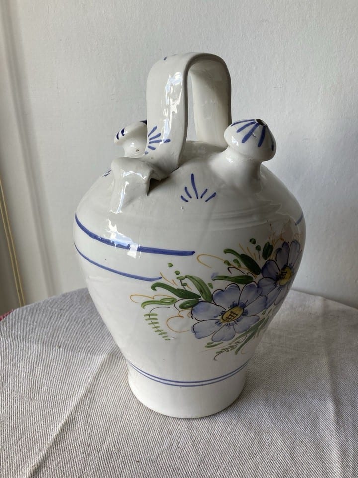 Gargoulette, chevrette en faïence blanche décorée — foto 2