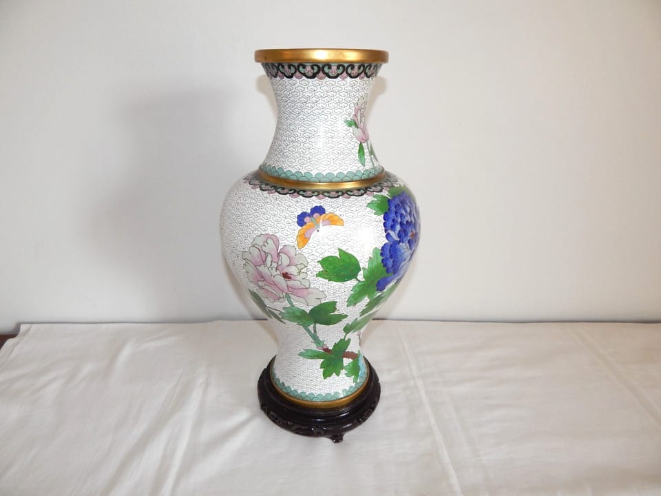 ANCIEN Grand VASE Forme BALUSTRE en émaux Cloisonnés Décor FLORAL PAPILLONS — photo 4