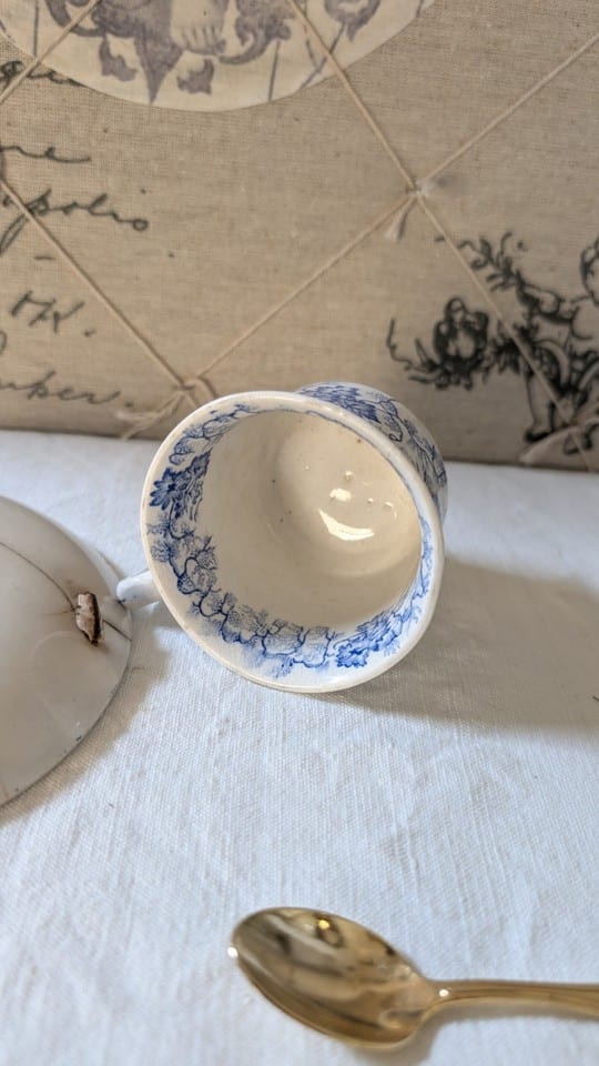 Tasse et soucoupe en terre de fer- décor bleu floral-  modèle Flora Lichen — photo 4