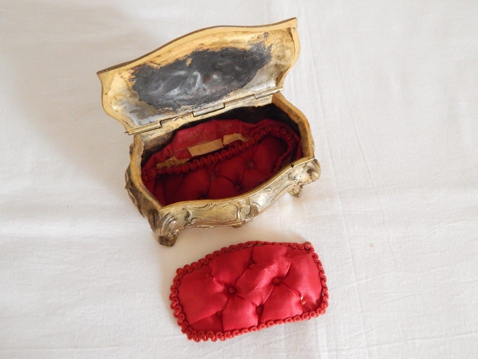 ANCIENNE Boîte Coffret à Bijoux en Métal à Décor FLORAL — photo 8