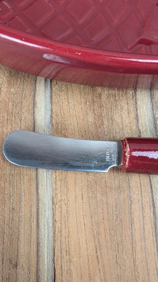 Beurrier vintage en céramique rouge  couteau assorti — foto 6