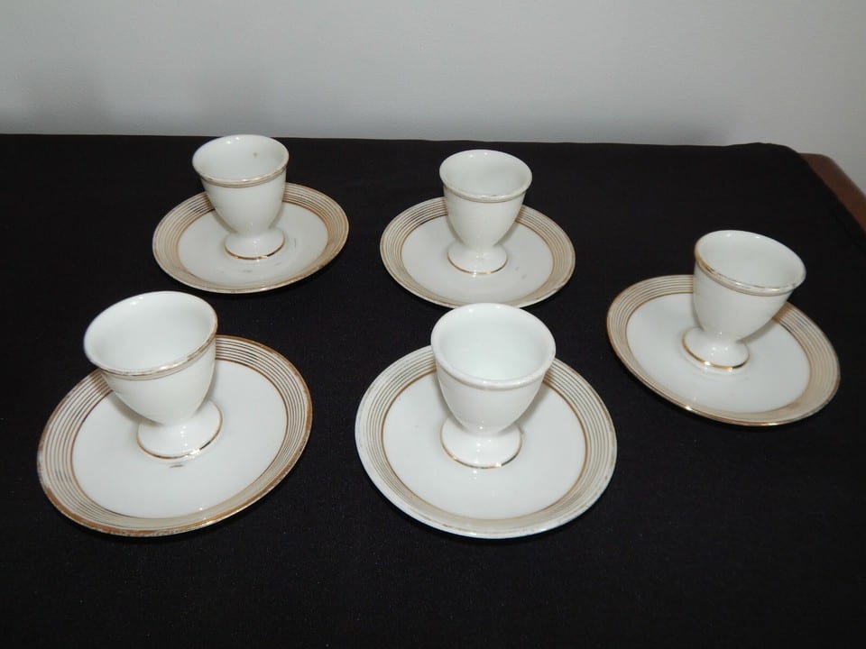 9 ANCIENS COQUETIERS en PORCELAINE époque LOUIS PHILIPPE — photo 4