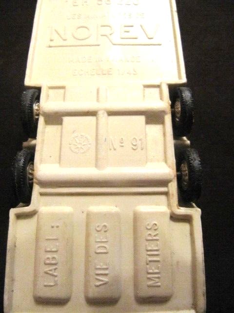 Voiture miniature Caravane Henon Norev N°99 EH 56220 / 1/43 — photo 2