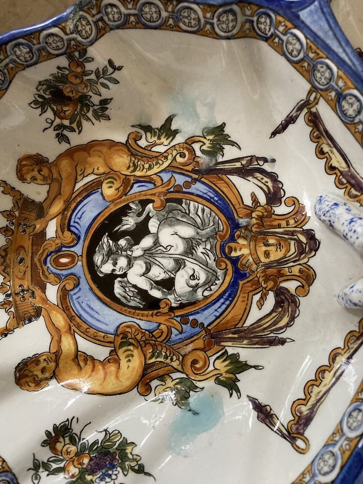 Ancien plat mendiant serviteur en faïence de Gien Renaissance italienne — Foto 4