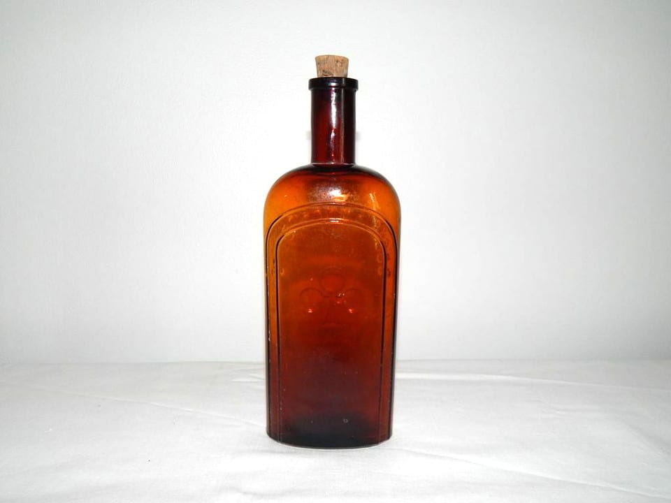 ANCIENNE et Véritable BOUTEILLE en VERRE " Société des Produits AS de Trèfle " — photo 7