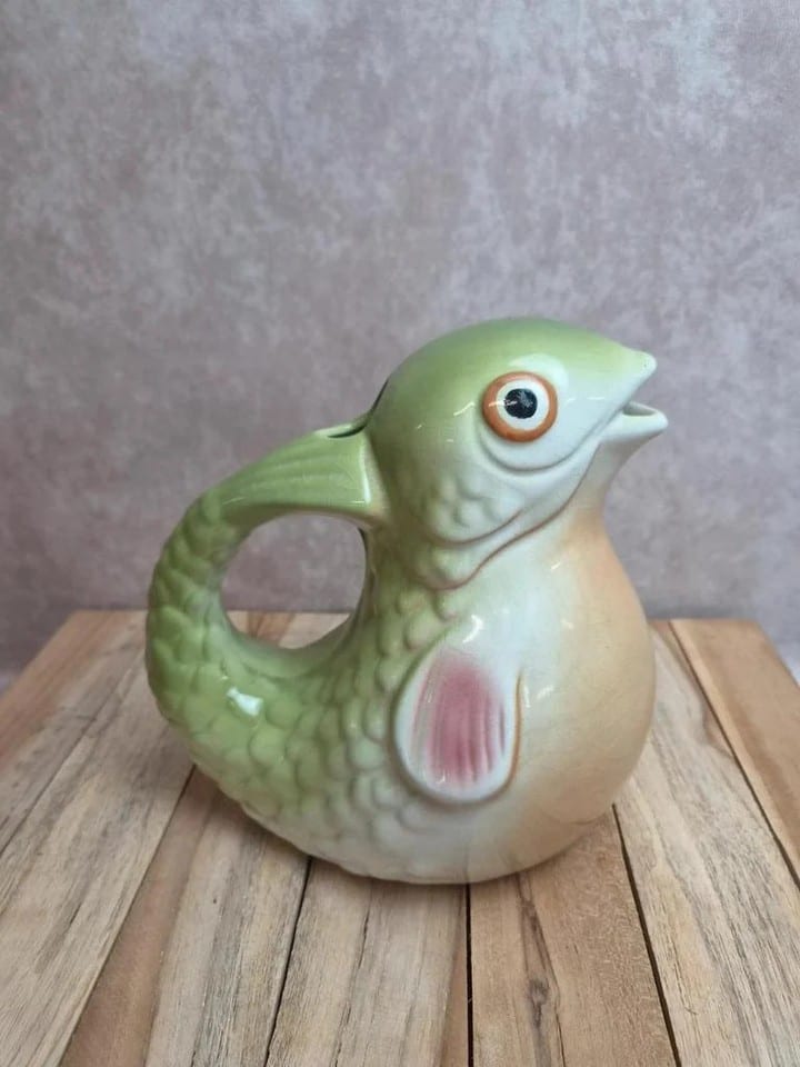 Pichet poisson vintage en barbotine polychrome – Carafe zoomorphe — photo 3