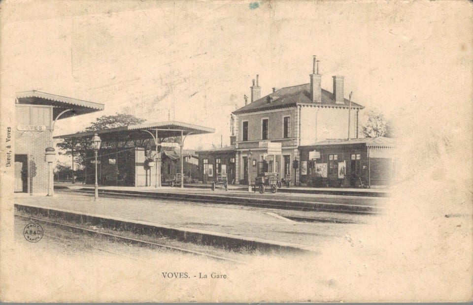 CPA/DEP 28/VOVES LA GARE