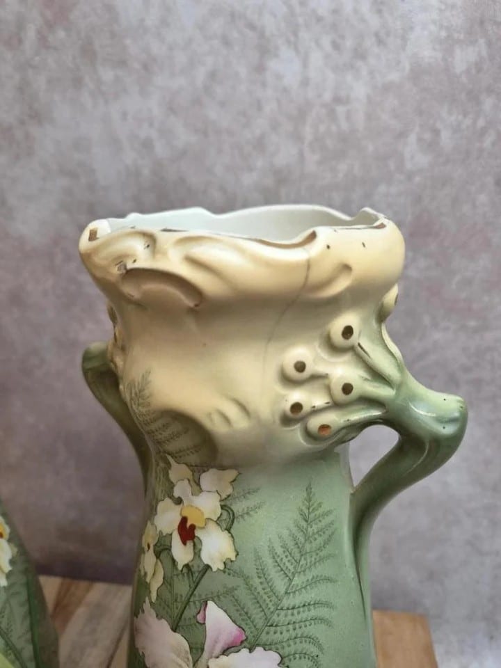 Paire de vases Art Nouveau Gustave de Bruyn – Fives-lille – décor iris – 30 cm — photo 6
