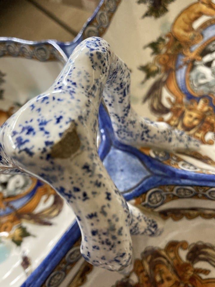Ancien plat mendiant serviteur en faïence de Gien Renaissance italienne — Foto 6