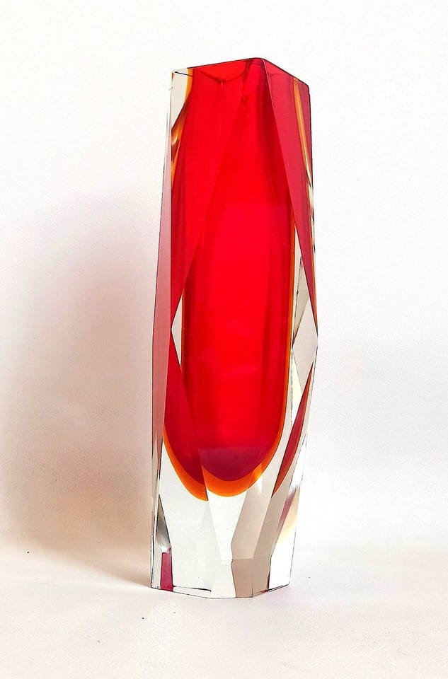Vase à facettes Murano Sommerso rouge vif Années 60 Hauteur 30 cm — photo 4