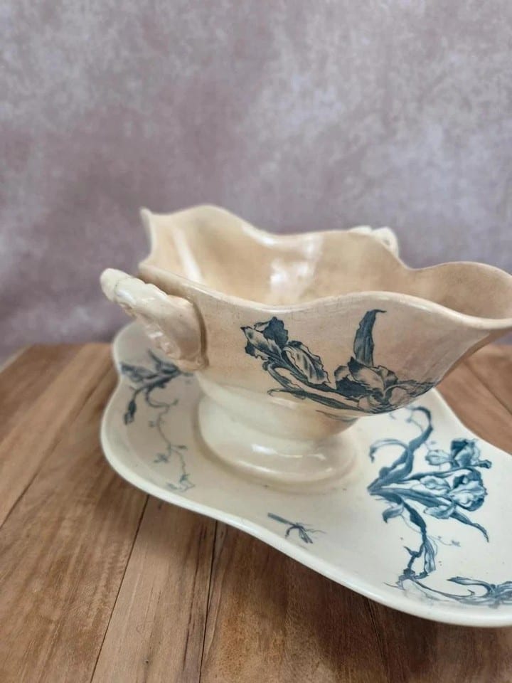 Saucière ancienne Gien Iris terre de fer fin Xixe siècle — photo 4