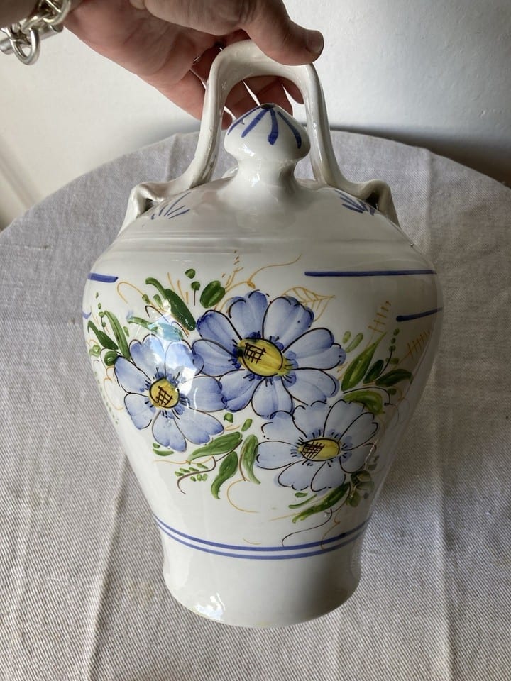 Gargoulette, chevrette en faïence blanche décorée — foto 8