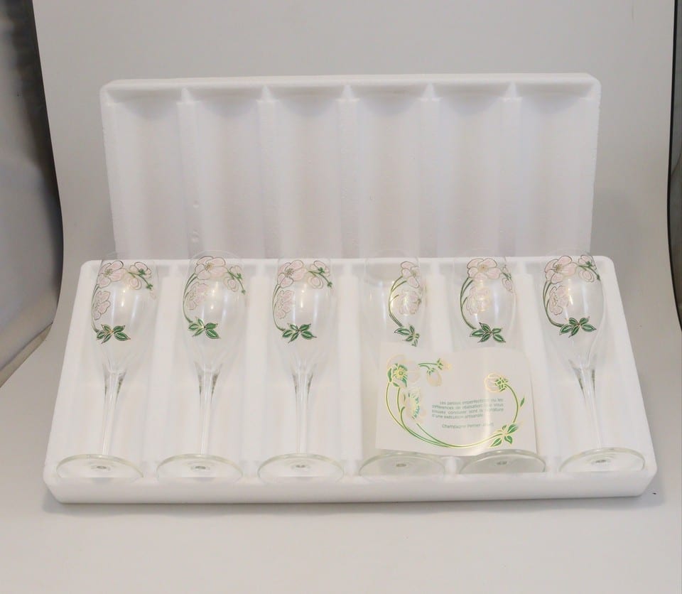 Coffret 6 flûtes à champagne Perrier-Jouët décor émaillé fleurs Art Nouveau neuf