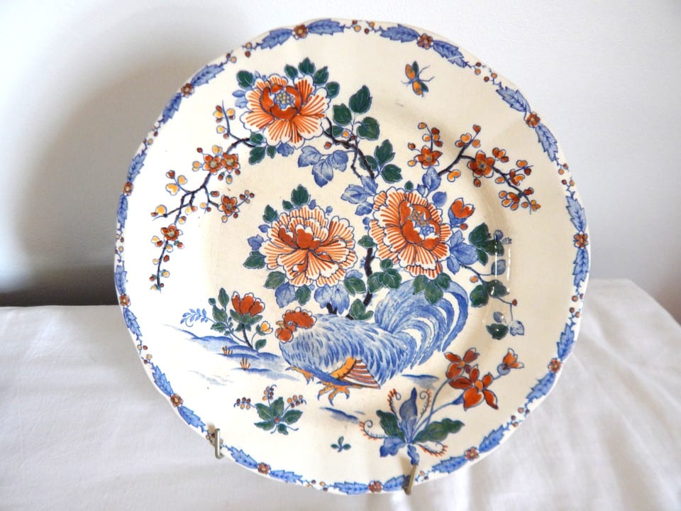 6 ANCIENNES ASSIETTES en Faïence de GIEN à Décor COQ et PIVOINE Signées — photo 4
