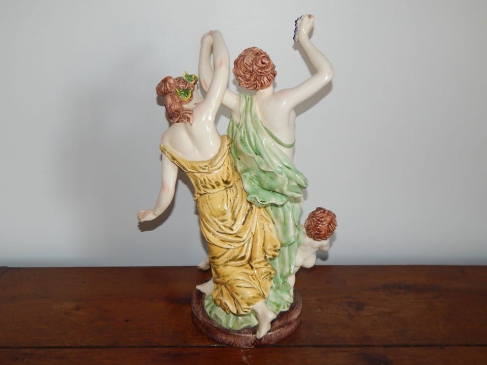 SCULPTURE en Céramique émaillée Représentant Deux Femmes Nues avec Enfant — photo 7