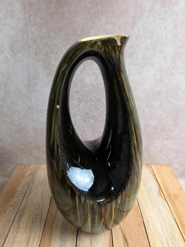 Grand vase pichet Saint-clément – Céramique émaillée verte – Vintage — photo 6