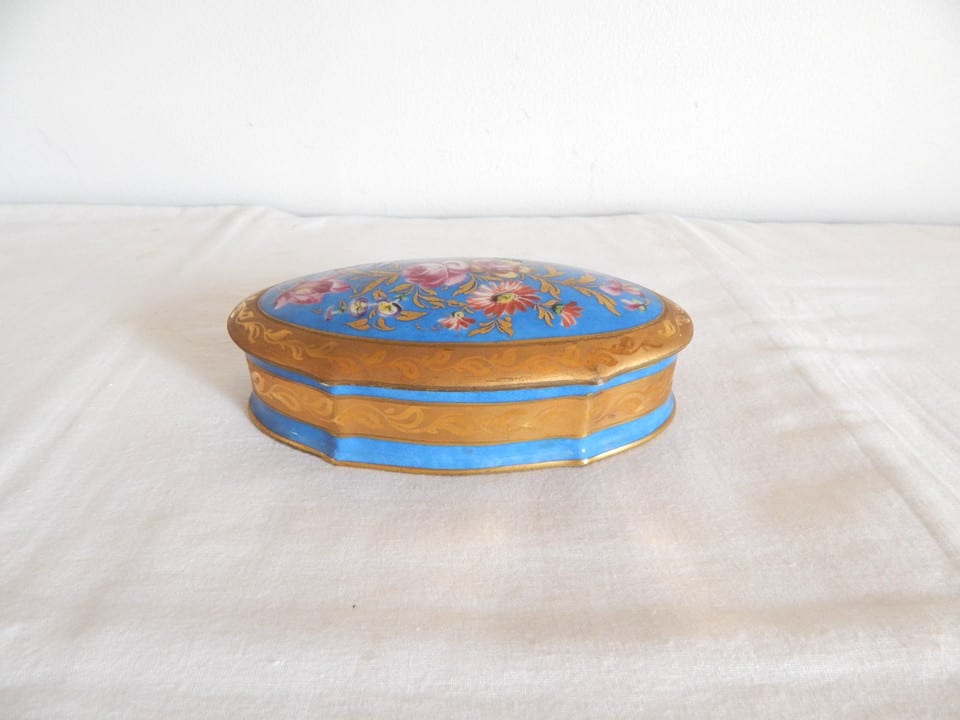 ANCIENNE Boîte Coffret en PORCELAINE de LIMOGES Décor Floral Signée — photo 4