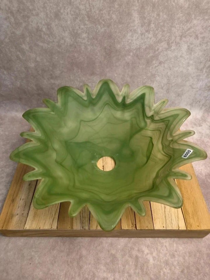 Grand abat-jour vintage en verre marbré vert – forme fleur étoilée – 35 cm — photo 6