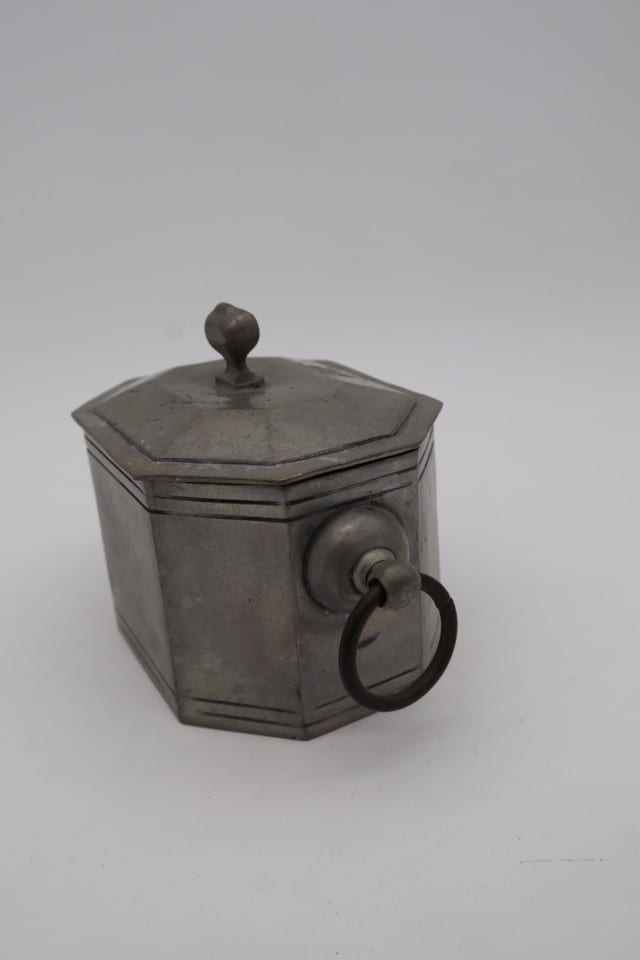 Boîte en étain avec couvercle - vintage — photo 3