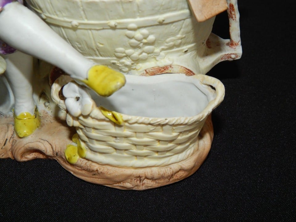 ANCIENNE SCULPTURE Jardinière , Vide Poche en BISCUIT " Jeune Homme " — photo 8