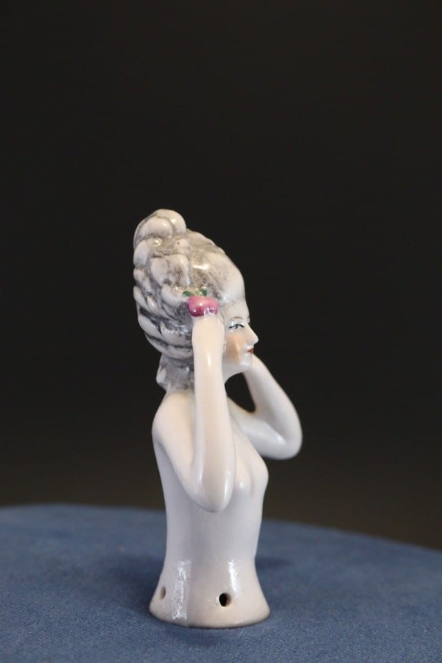 Demi figurine antique half doll germane porcelaine Deutschland femme elegante — Foto 2