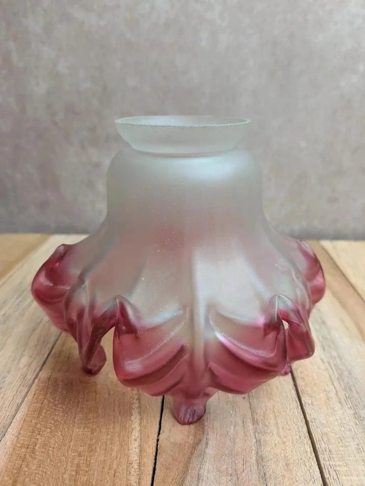Abat-jour tulipe ancien en verre satiné rose – Style Art nouveau — photo 2