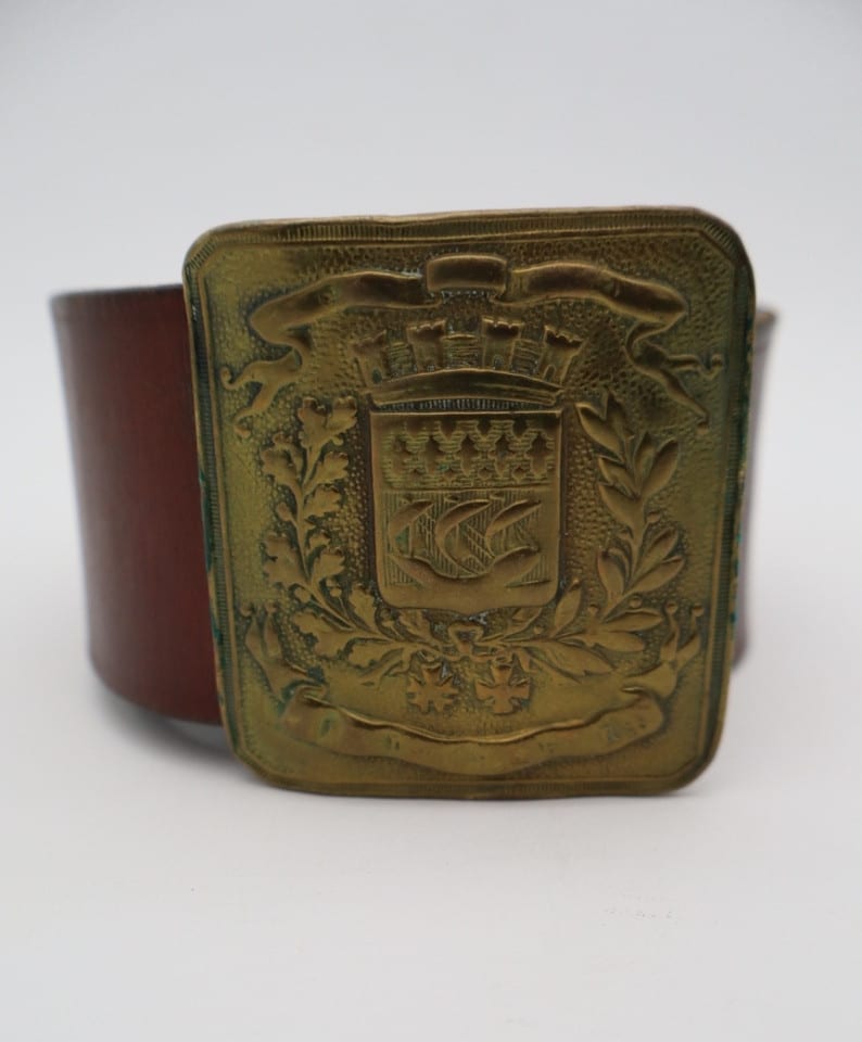 Ceinturon de sapeur-pompier en cuir et plaque laiton Ville de Paris vers 1900 — photo 4