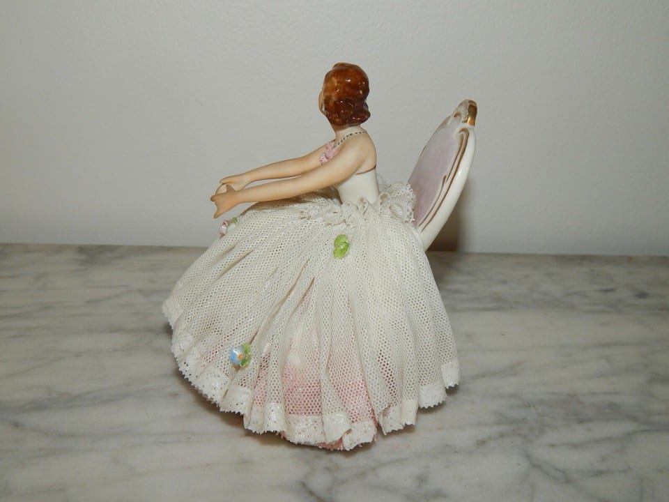 ANCIENNE SCULPTURE en PORCELAINE SAXE DRESDEN Personnage Signée E.Bohne Fils ? — photo 3