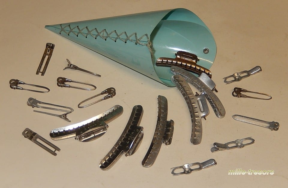 RARE BAC CORNET pour COIFFEUR avec PINCES à CHEVEUX - Vintage 60' — foto 2