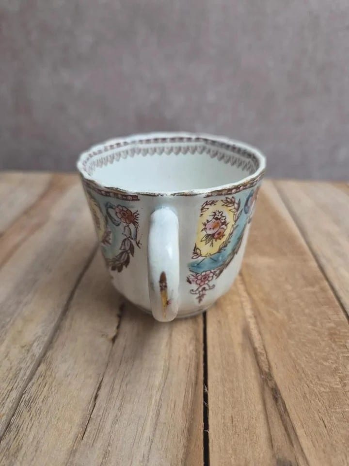 Tasse et soucoupe ancienne Gien – décor polychrome style Louis Xvi – Xixe — photo 6