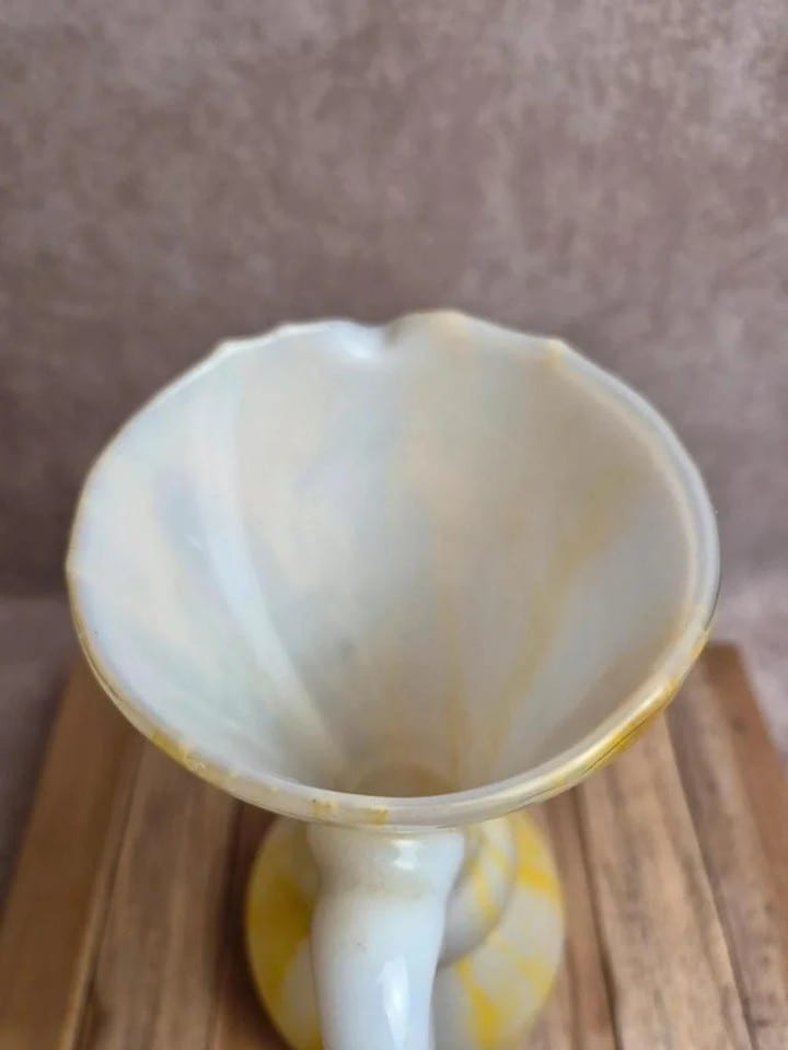 Grand pichet aiguière en verre soufflé italien jaune et blanc – années 60/70 — photo 5