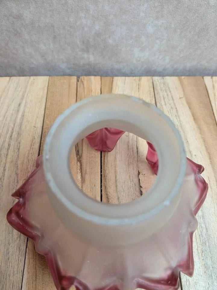 Abat-jour tulipe ancien en verre satiné rose – Style Art nouveau — photo 3