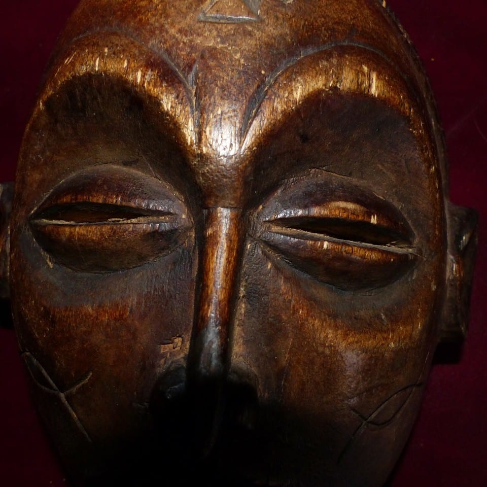 Masque africain kongo début XXème haut 22 larg 15.2 cm — photo 3