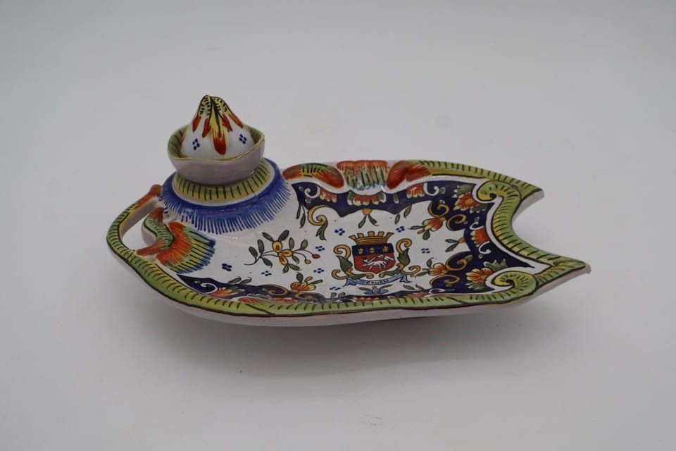 Ancien encrier en faïence décor Rouen polychrome avec porte-plume