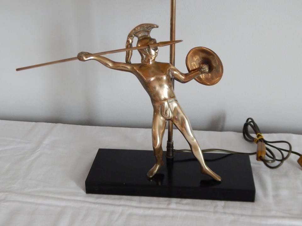 ANCIENNE LAMPE à Décor de Personnage Grec ou Romain en LAITON — photo 6